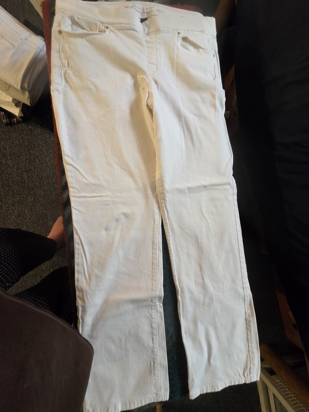 Gloria Vanderbilt Women's Straight White Pull On Jeans